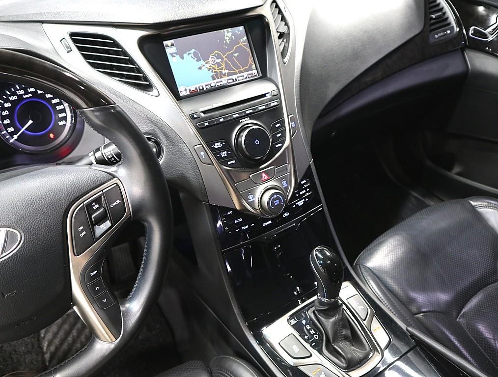 HYUNDAI Grandeur - Vista 11