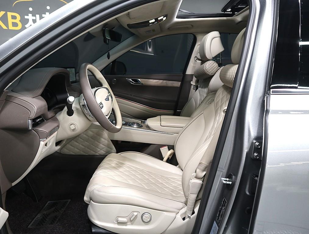 Genesis GV80 - Vista 9