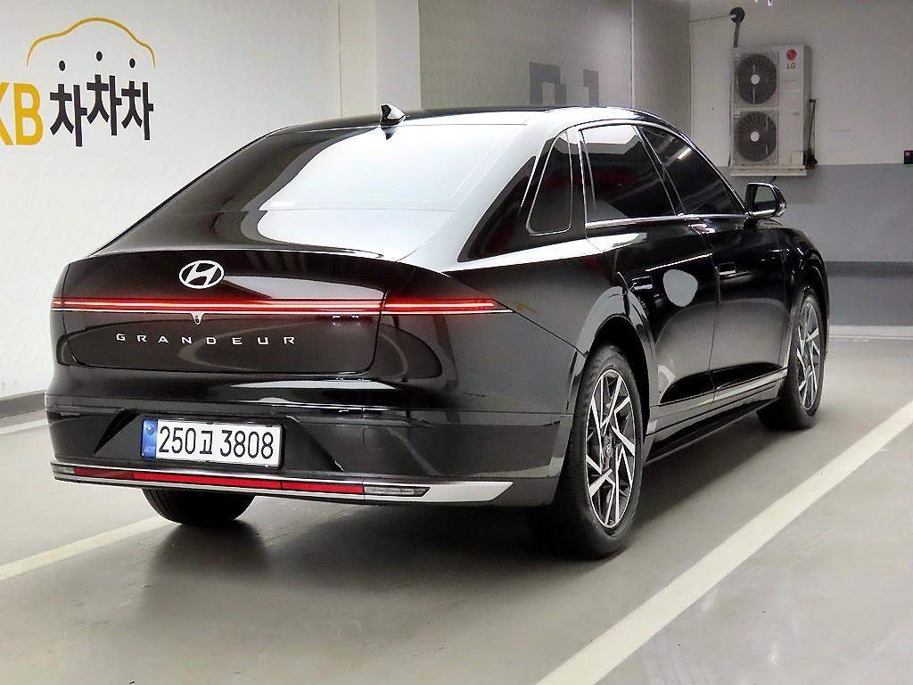 HYUNDAI Grandeur - Vista 4