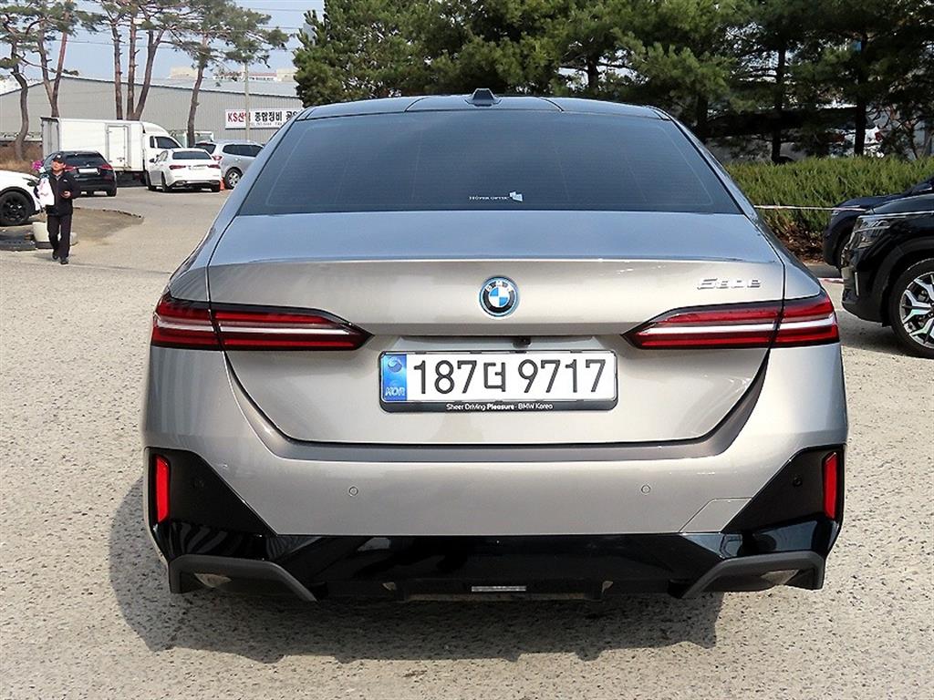 BMW 5 Series - Vista 4