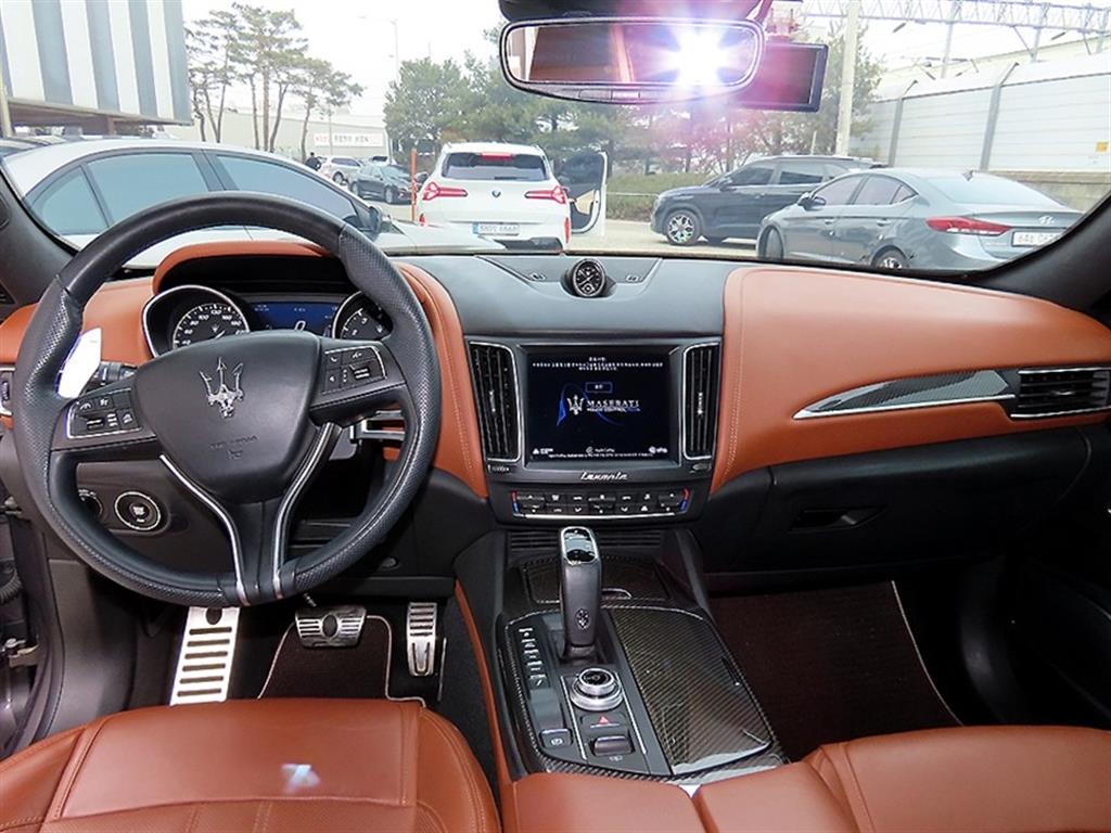 Maserati Levante - Vista 7