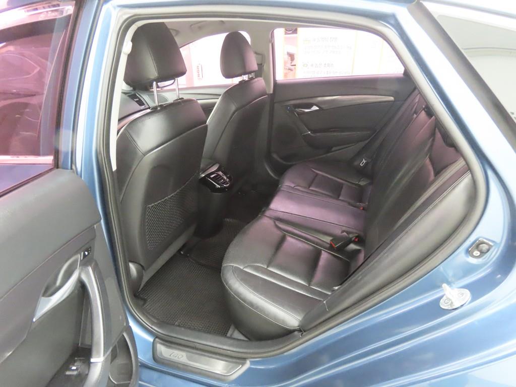 HYUNDAI i40 - Vista 6