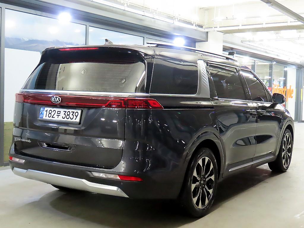 KIA Carnival - Vista 4