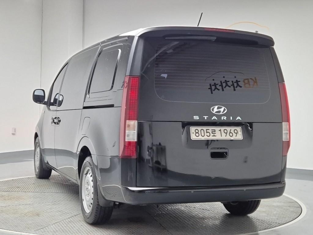 HYUNDAI Staria - Vista 2