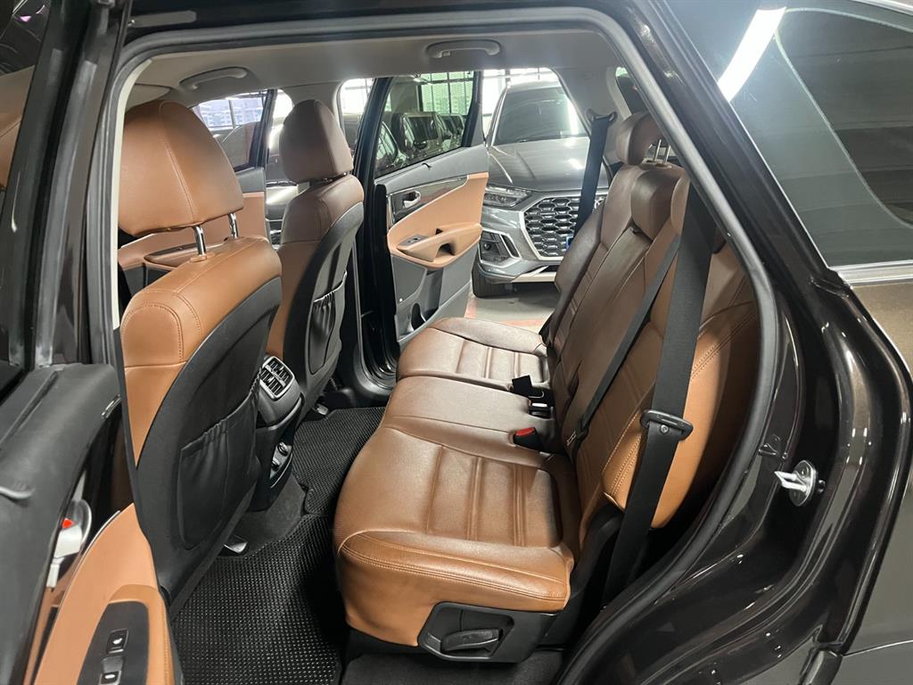 KIA Sorento - Vista 7