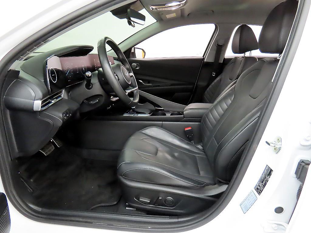 HYUNDAI Avante - Vista 5