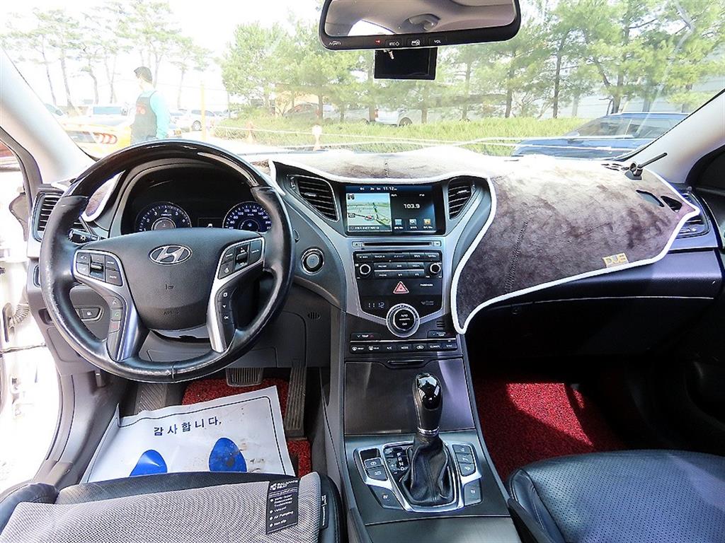 HYUNDAI Grandeur - Vista 7