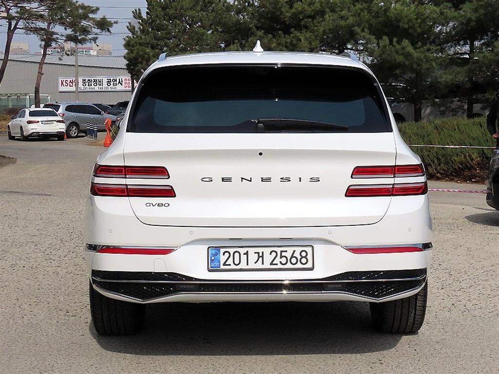 Genesis GV80 - Vista 4