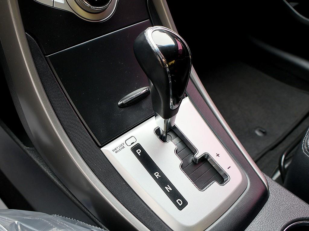 HYUNDAI Avante 2012 Blanco - Importación desde Corea - HF Imports Iquique - Foto 7