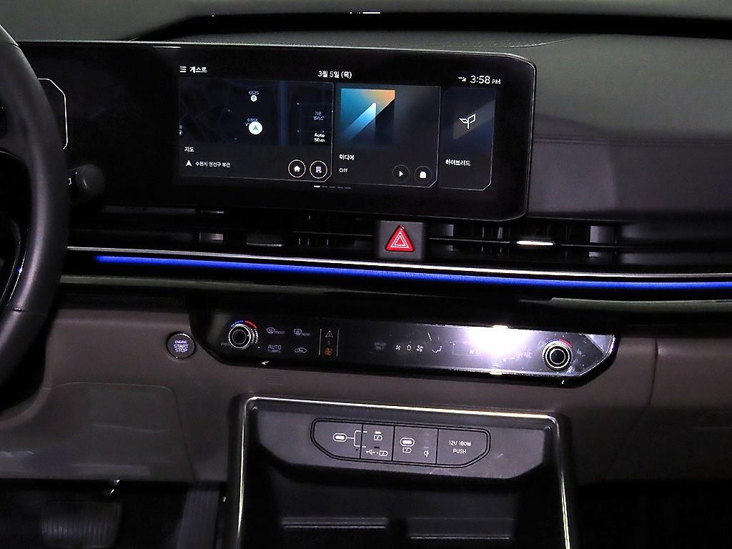 KIA Carnival - Vista 11