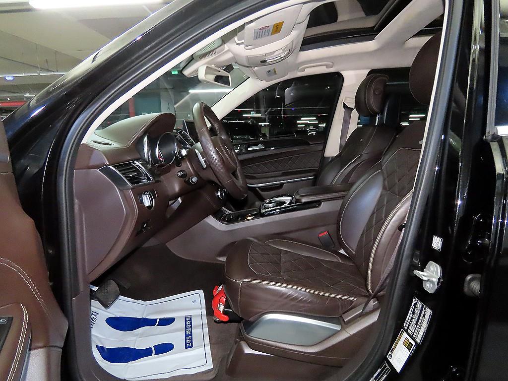 Mercedes Benz GLS Class - Vista 6