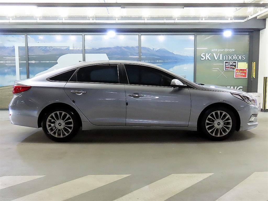 HYUNDAI Sonata - Vista 3