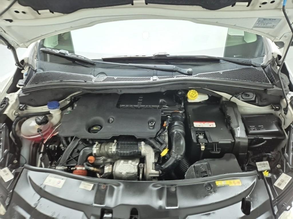 Peugeot 2008 - Vista 5