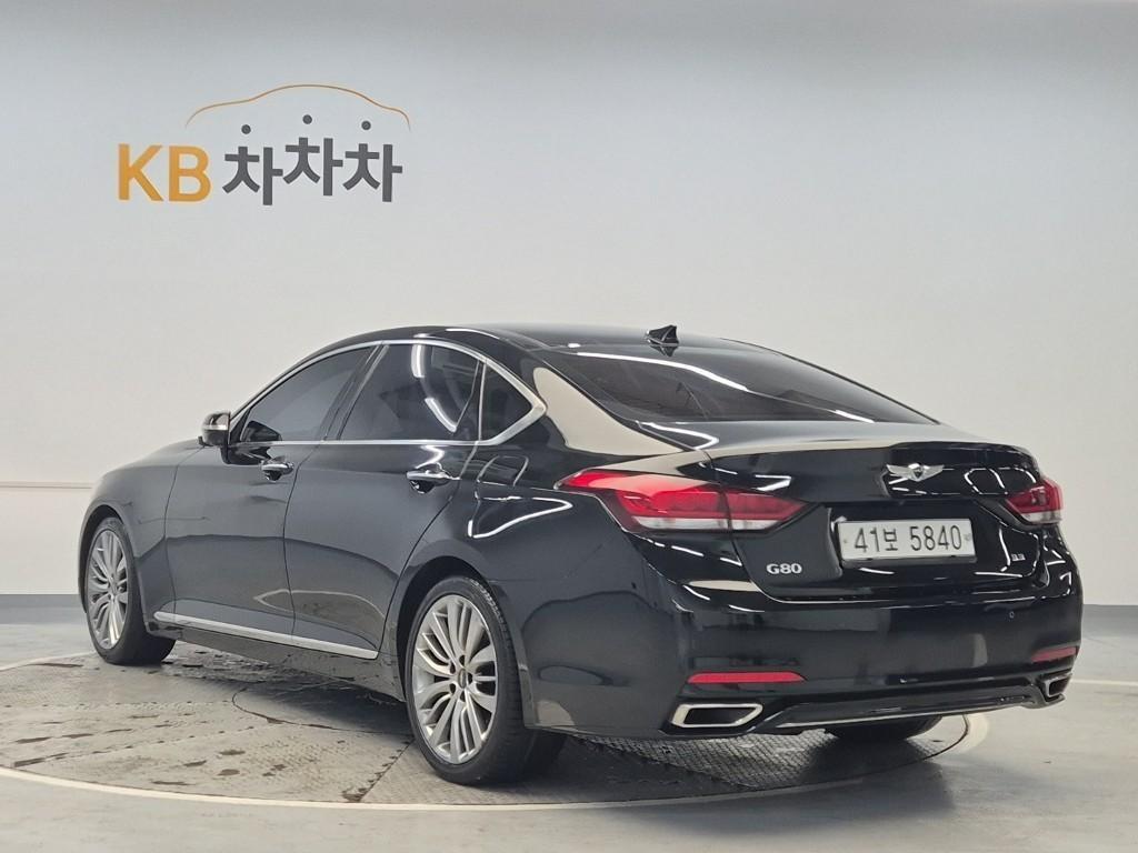 Genesis G80 - Vista 9