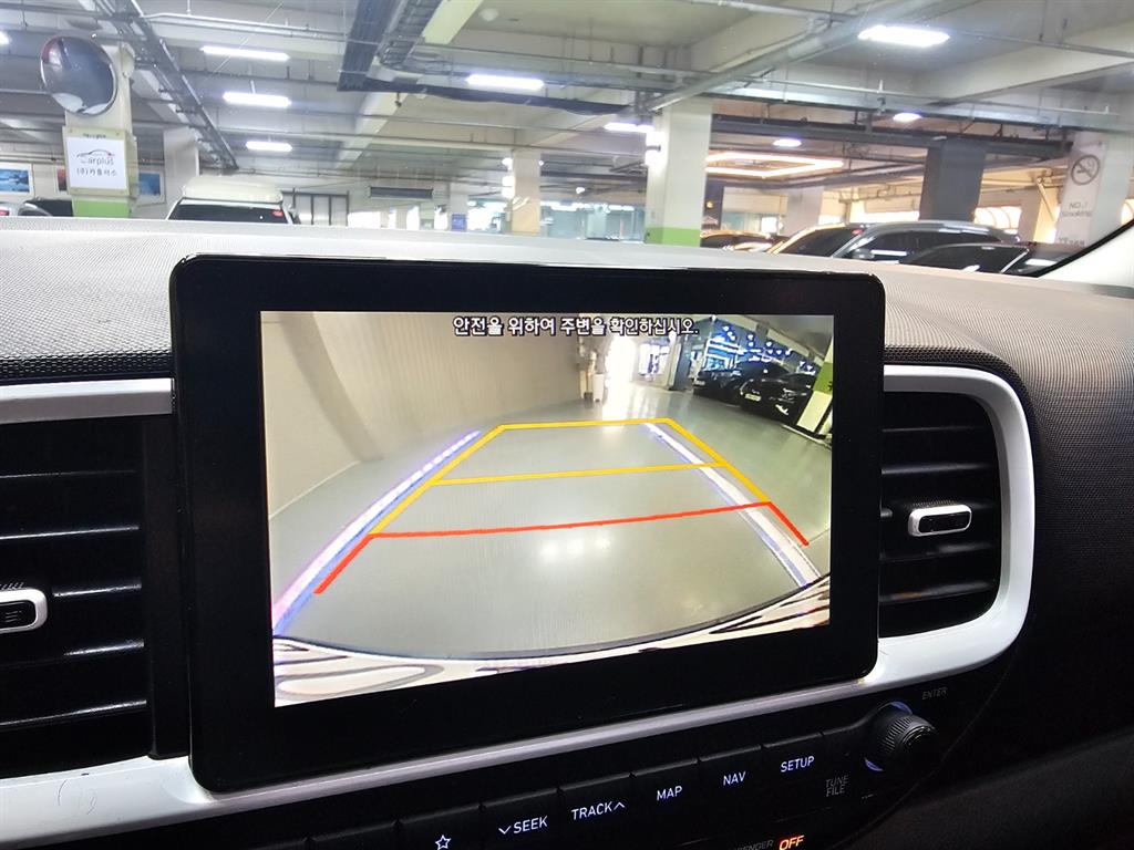 HYUNDAI Venue - Vista 4