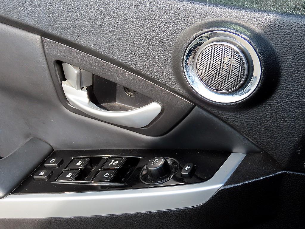 Ssangyong Korando - Vista 11