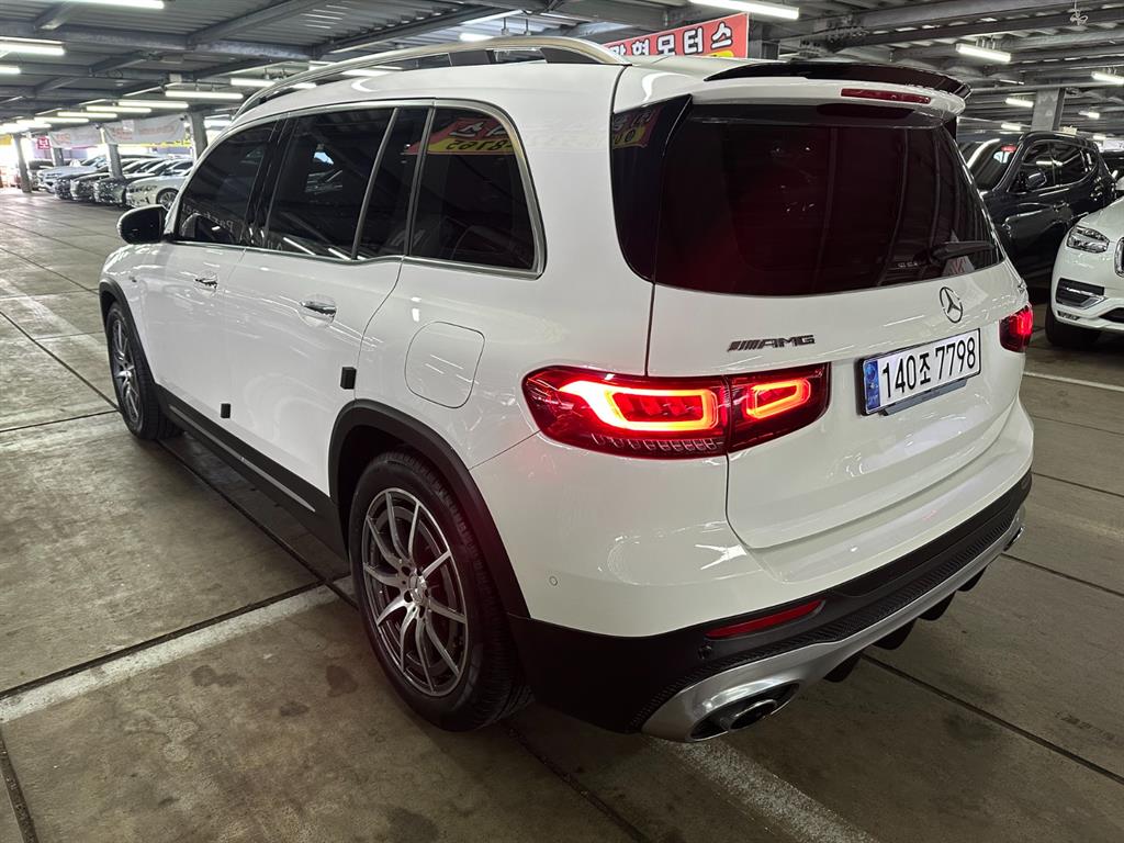 Mercedes Benz GLB Class - Vista 4