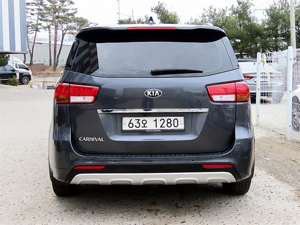 KIA Carnival - Vista 4