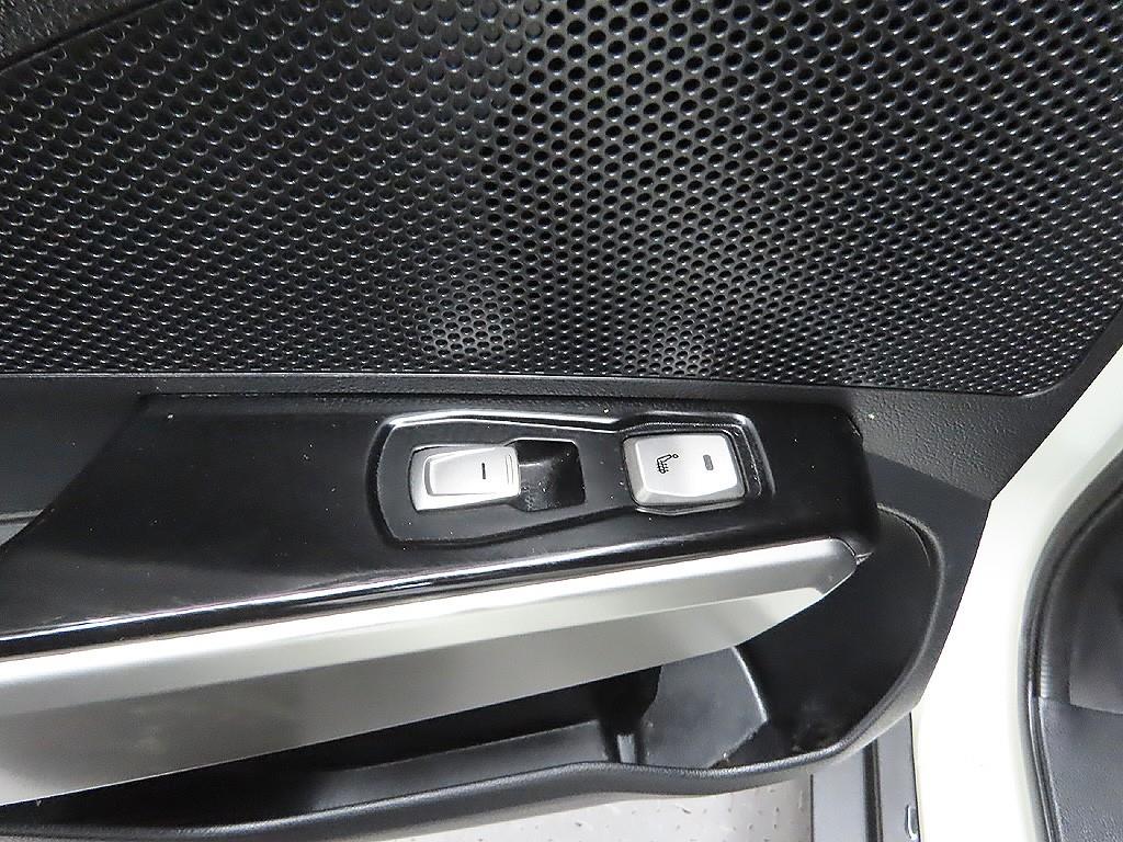 Ssangyong Tivoli 2016 Blanco - Importación desde Corea - HF Imports Iquique - Foto 8