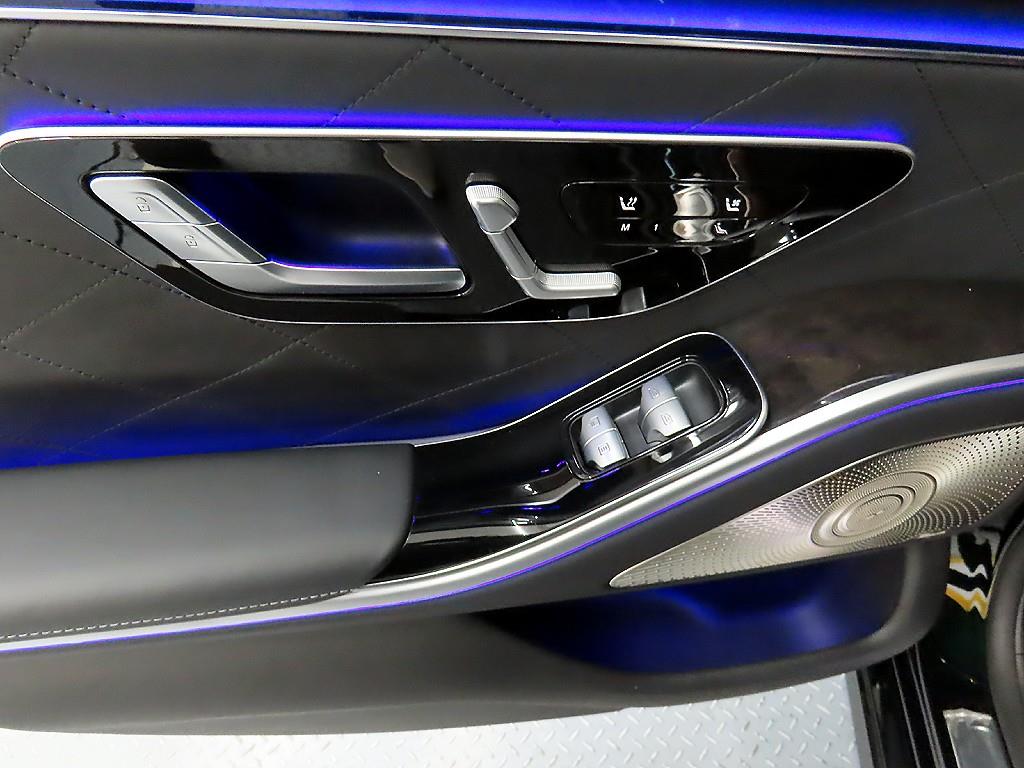 Mercedes Benz S Class - Vista 12