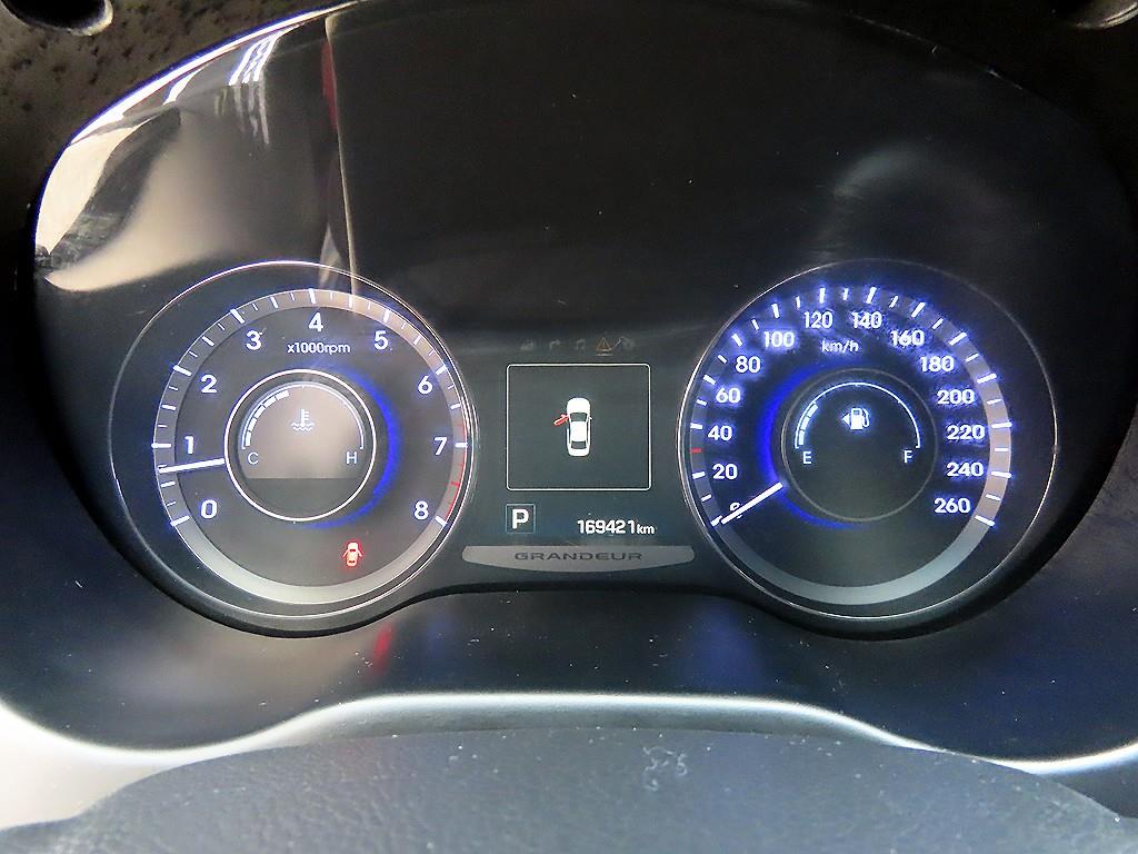 HYUNDAI Grandeur - Vista 9