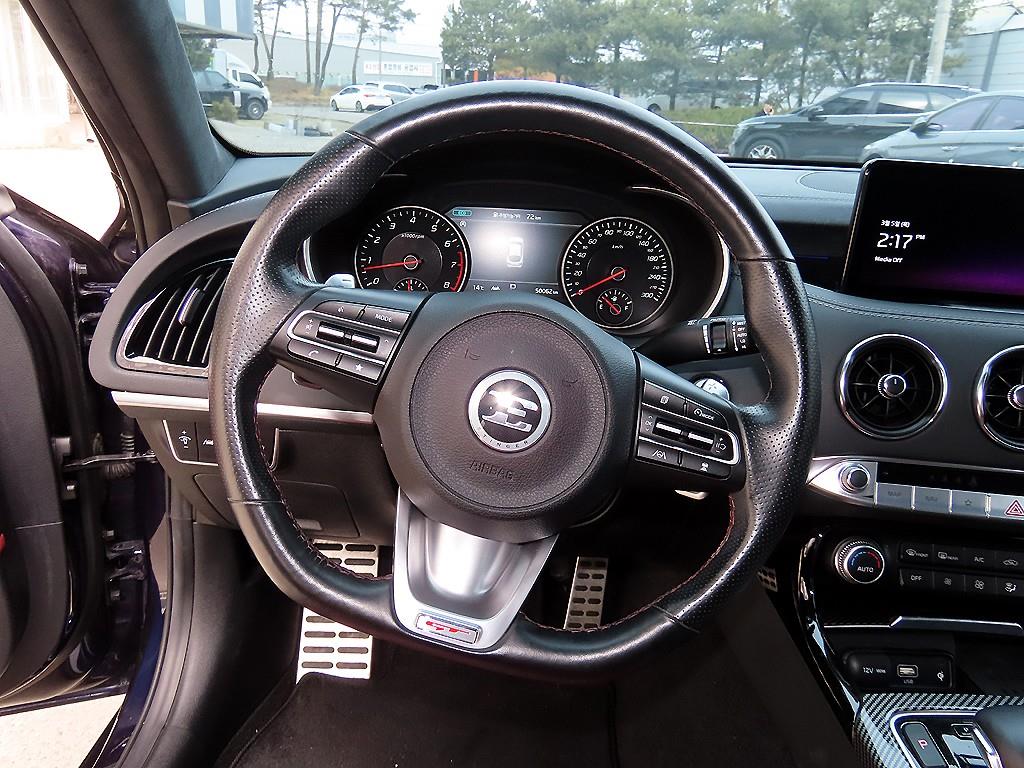 KIA Stinger - Vista 8