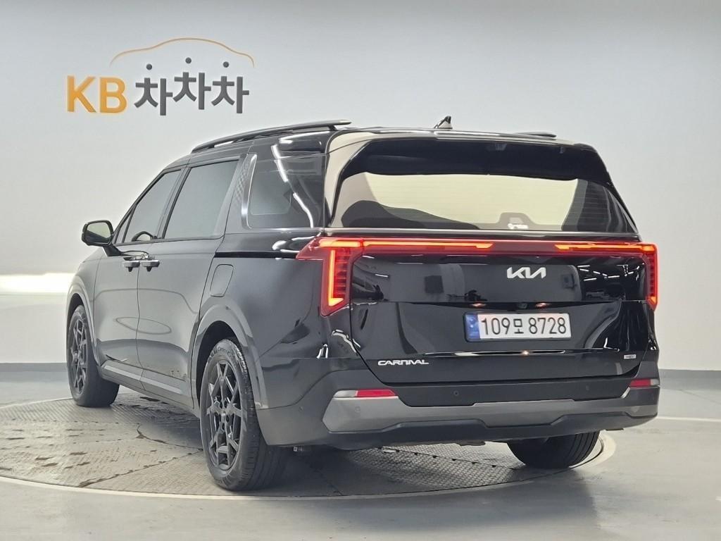KIA Carnival - Vista 4