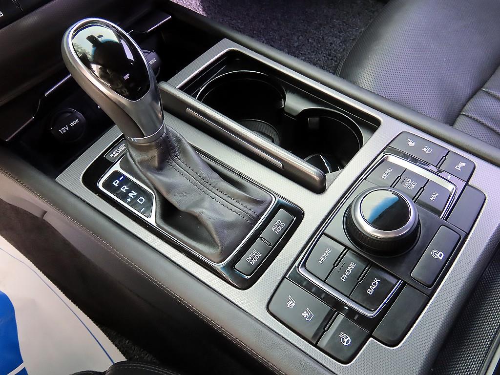 HYUNDAI Genesis - Vista 11