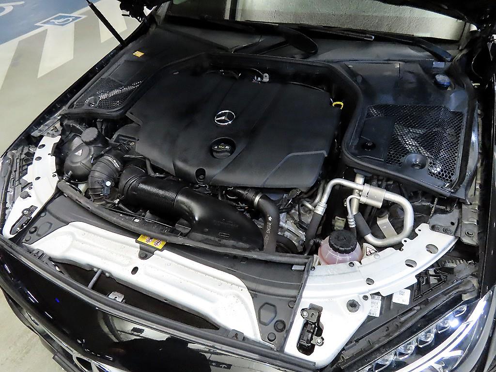 Mercedes Benz C Class 2016 Negro - Importación desde Corea - HF Imports Iquique - Foto 19