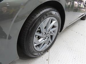 HYUNDAI Avante - Vista 10