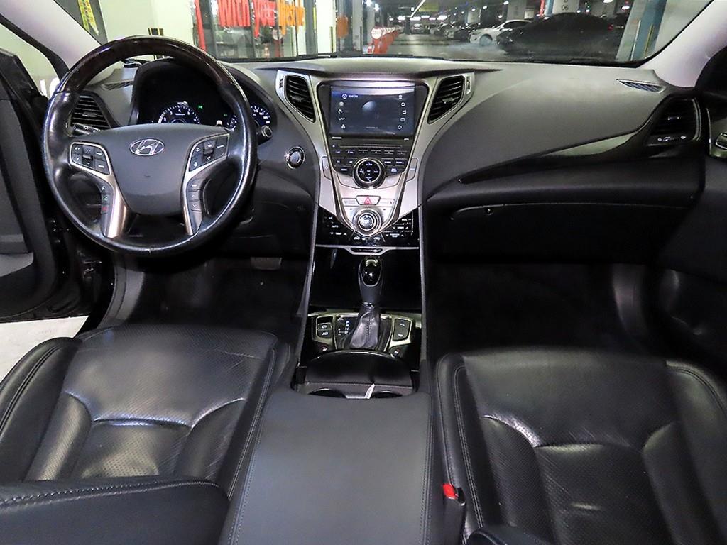 HYUNDAI Grandeur - Vista 10