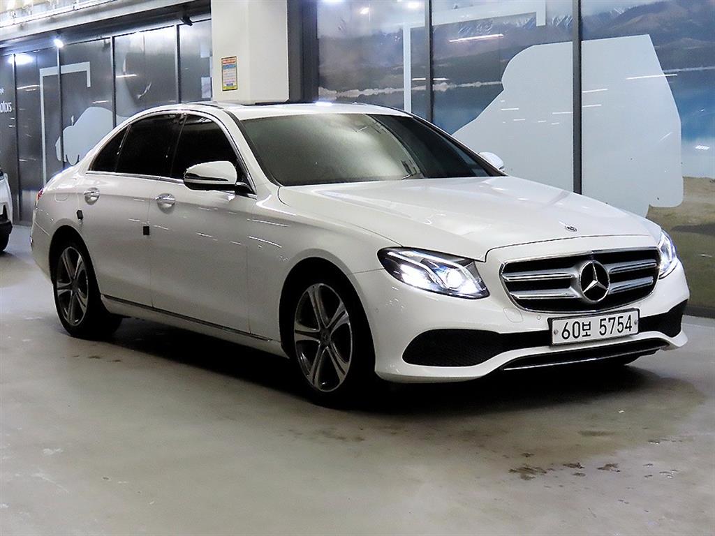 Mercedes Benz E class 2018 Blanco - Importación desde Corea - HF Imports Iquique - Foto 1