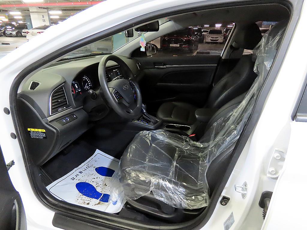 HYUNDAI Avante - Vista 6