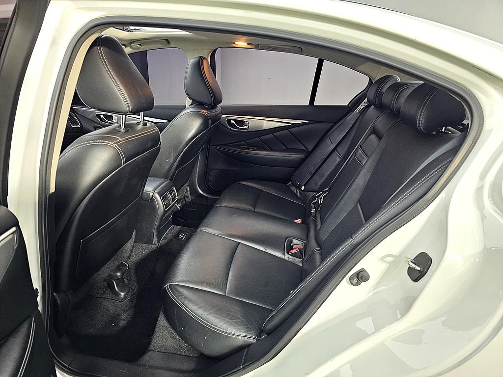 Infiniti Q - Vista 9