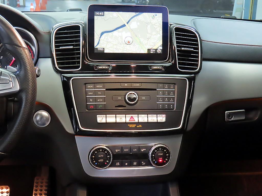 Mercedes Benz GLE Class - Vista 11