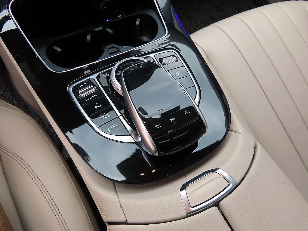 Mercedes Benz E class - Vista 12