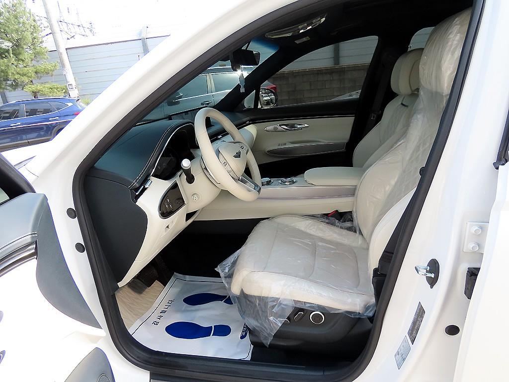 Genesis GV70 - Vista 5