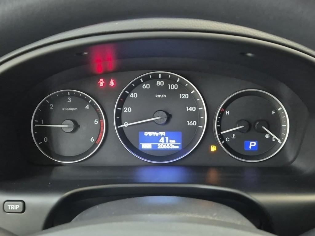 HYUNDAI Starex - Vista 6