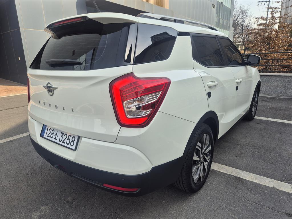 Ssangyong Tivoli - Vista 4
