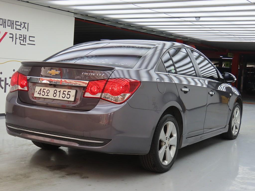 Chevrolet Cruise - Vista 4