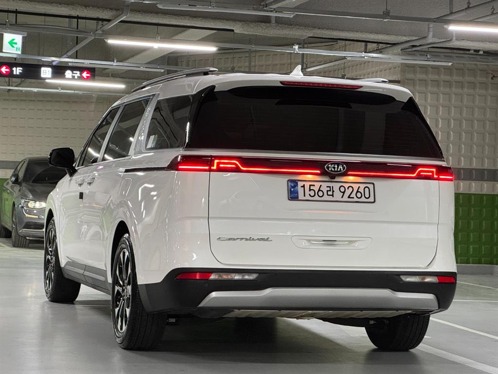 KIA Carnival - Vista 6