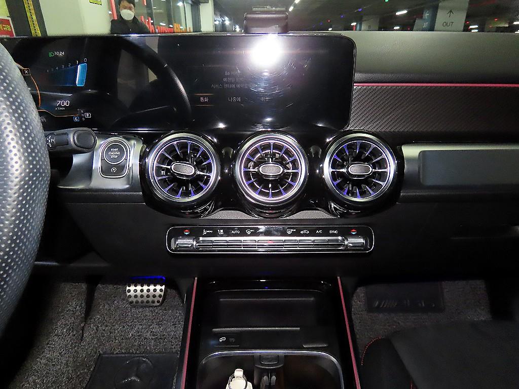 Mercedes Benz GLB Class - Vista 11