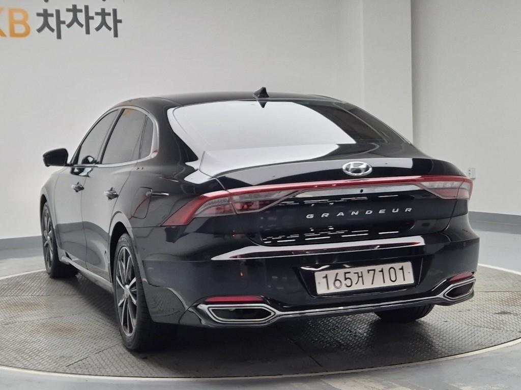 HYUNDAI Grandeur - Vista 2