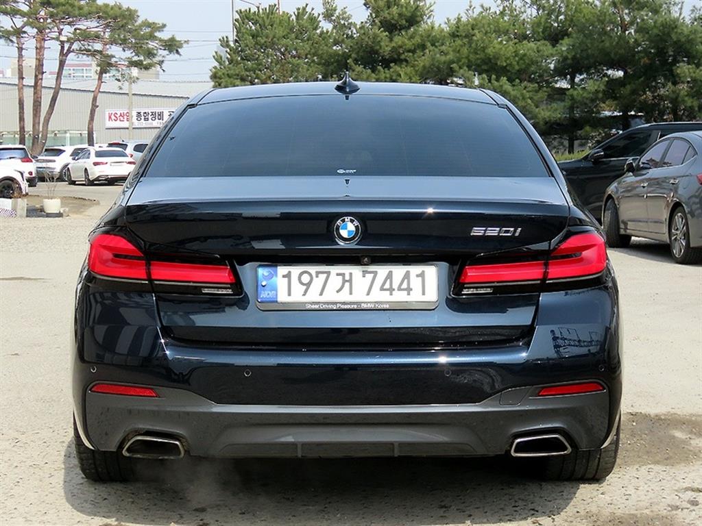 BMW 5 Series - Vista 4