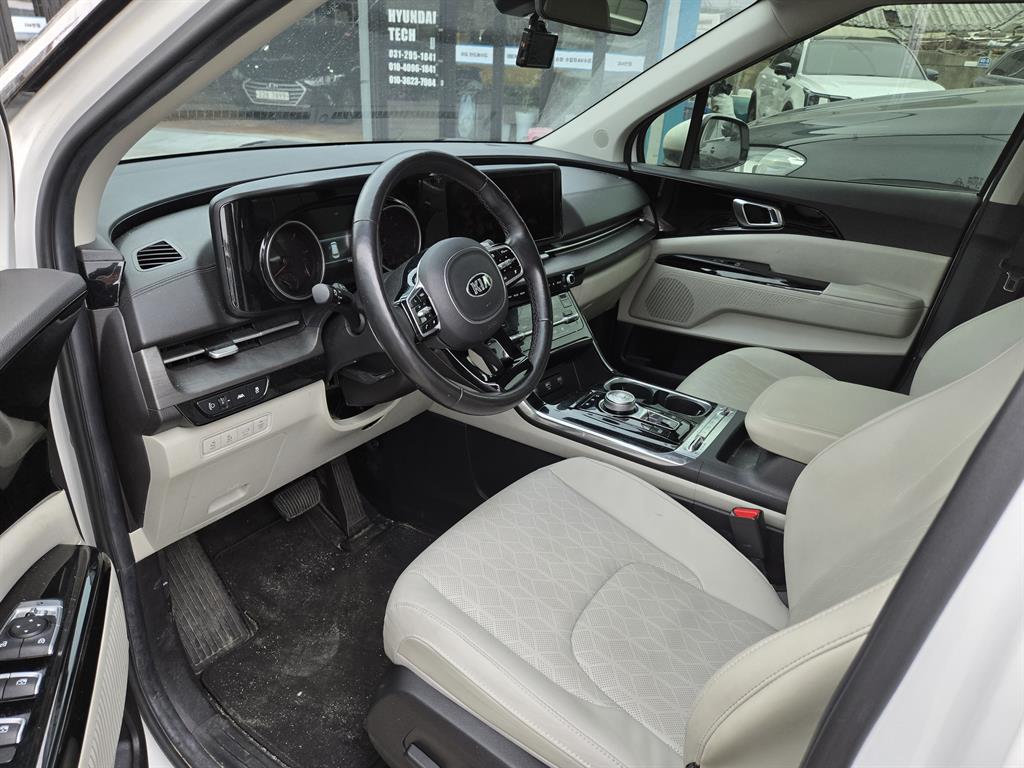 KIA Carnival - Vista 4