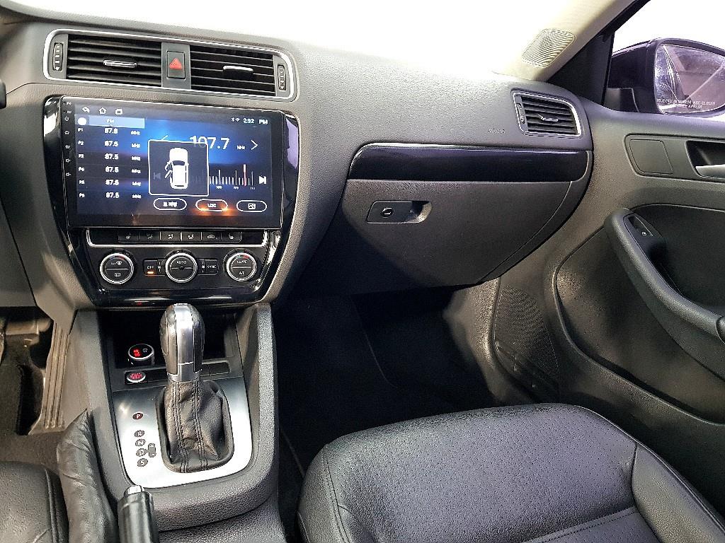 Volkswagen Jetta - Vista 10