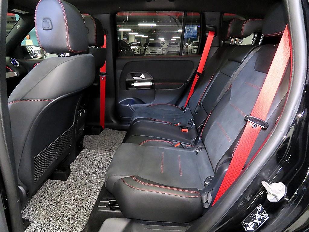 Mercedes Benz GLB Class - Vista 7