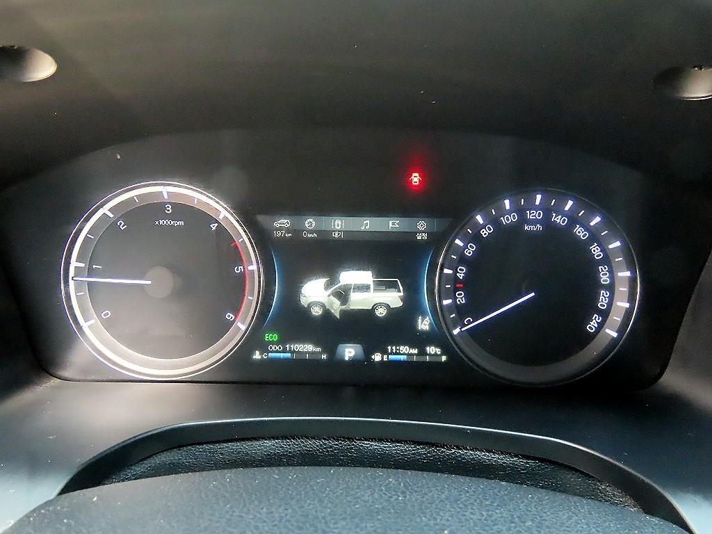 Ssangyong Rexton - Vista 9