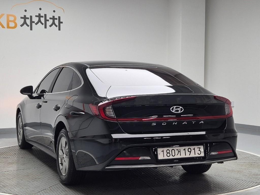 HYUNDAI Sonata - Vista 2