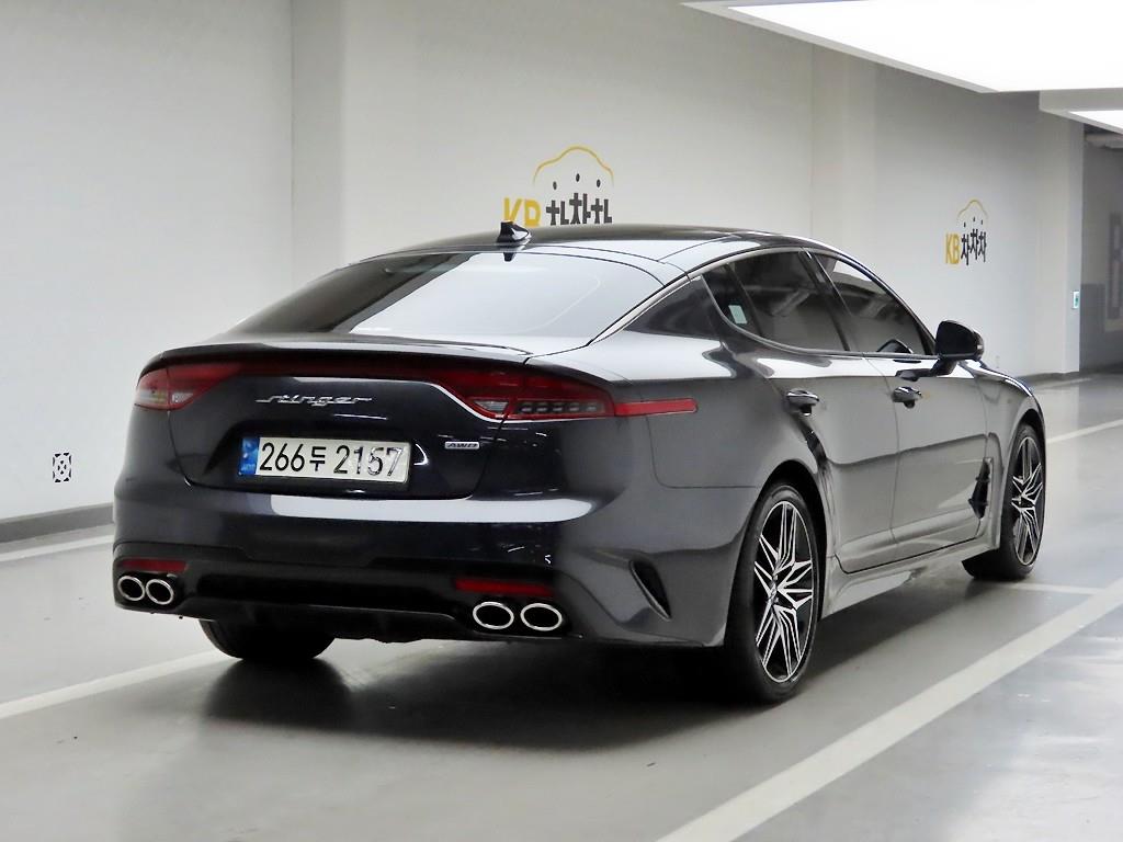 KIA Stinger - Vista 4